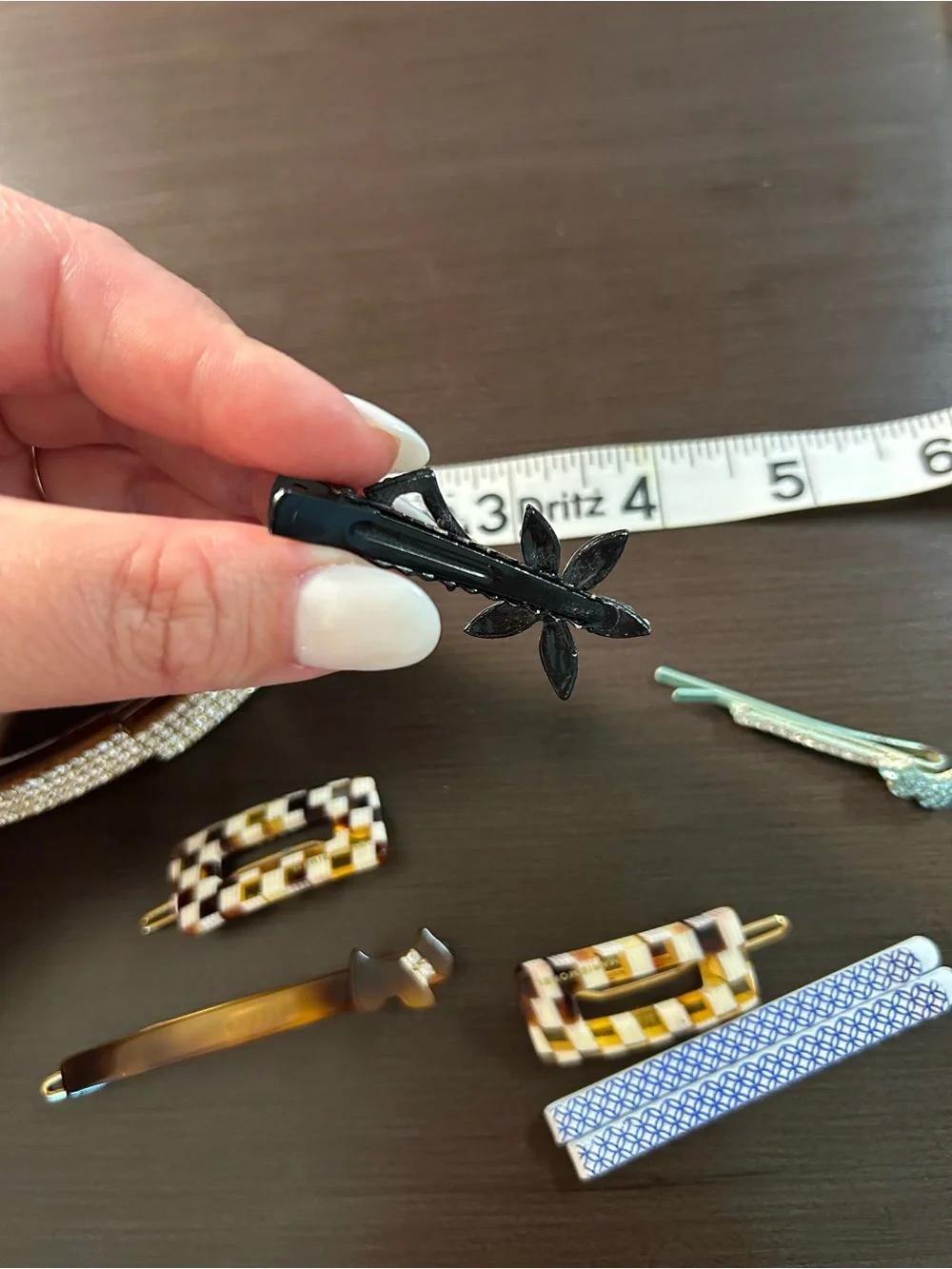 Mixed Decorative Hair Clips - Set of 8